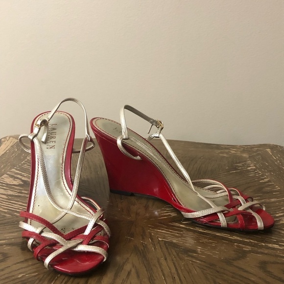 Lauren Ralph Lauren Berdy Red & Gold Open Toe Patent Leather Wedge Sandal Sz 9 - Picture 7 of 9